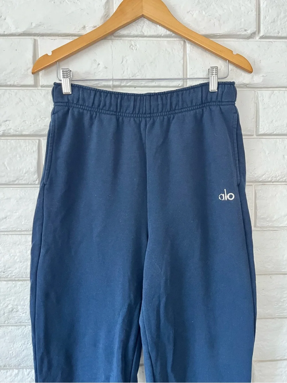 ALO Yoga Navy Blue Jogger Accolade Sweatpants Size Medium